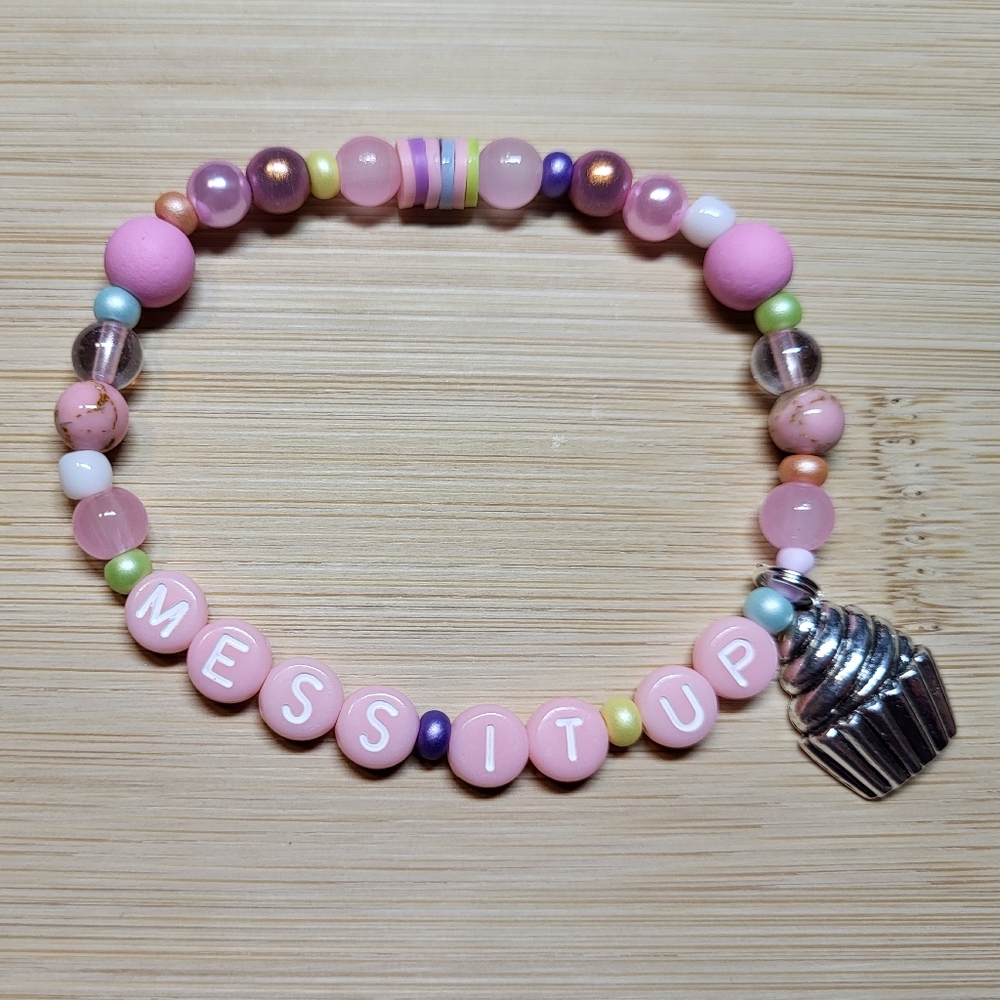 Mess It Up- Gracie Abrams Friendship Bracelet, 7"